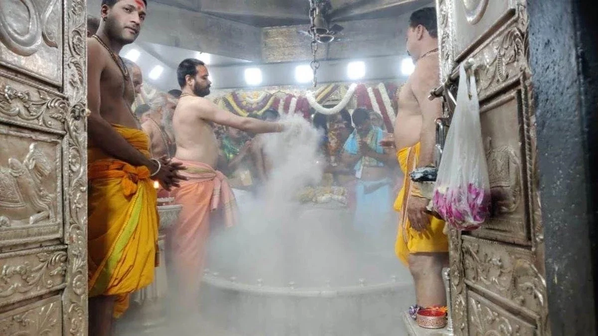 Mahakaleshwar Bhasma Aarti Ujjain: Booking, Rules, Timings & Complete Guide (2026)